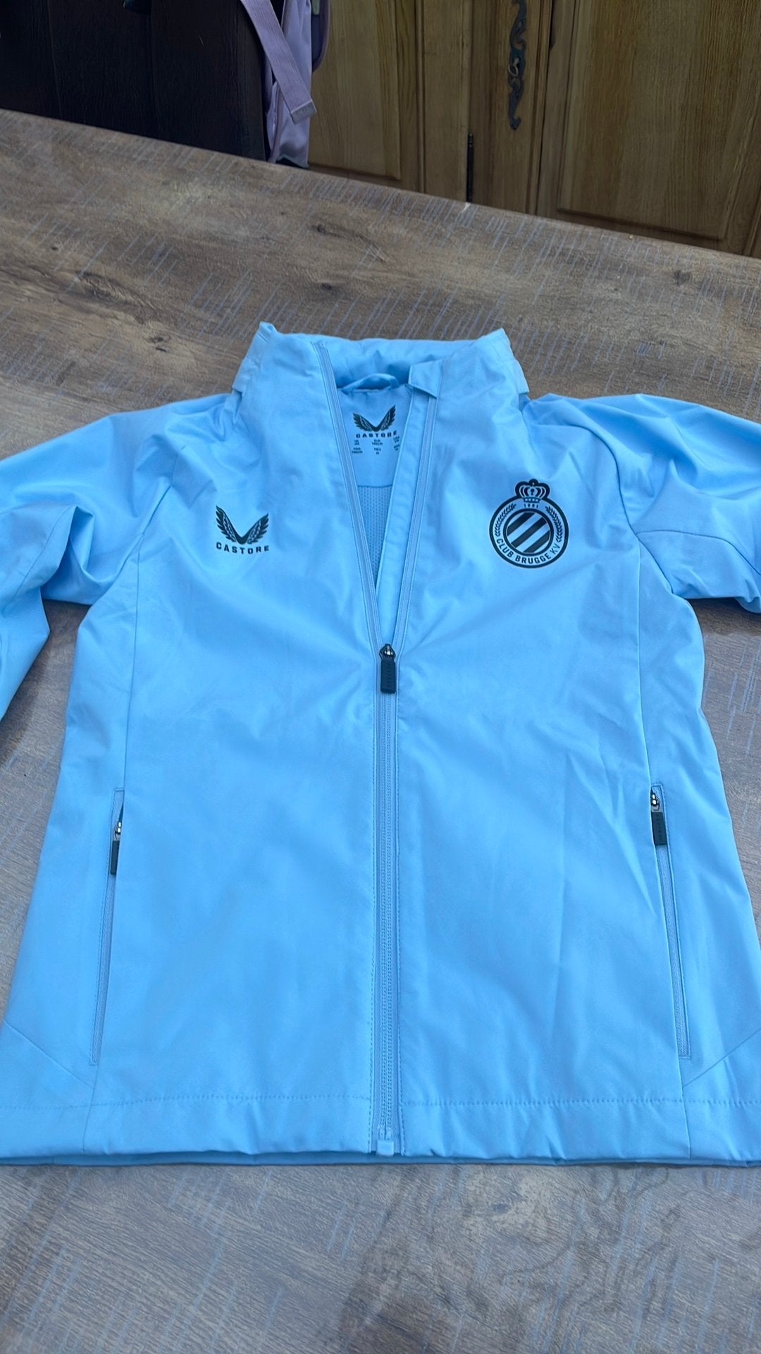 Nieuwe regenjas club brugge maat 146, Sports & Fitness, Enlèvement ou Envoi, Comme neuf