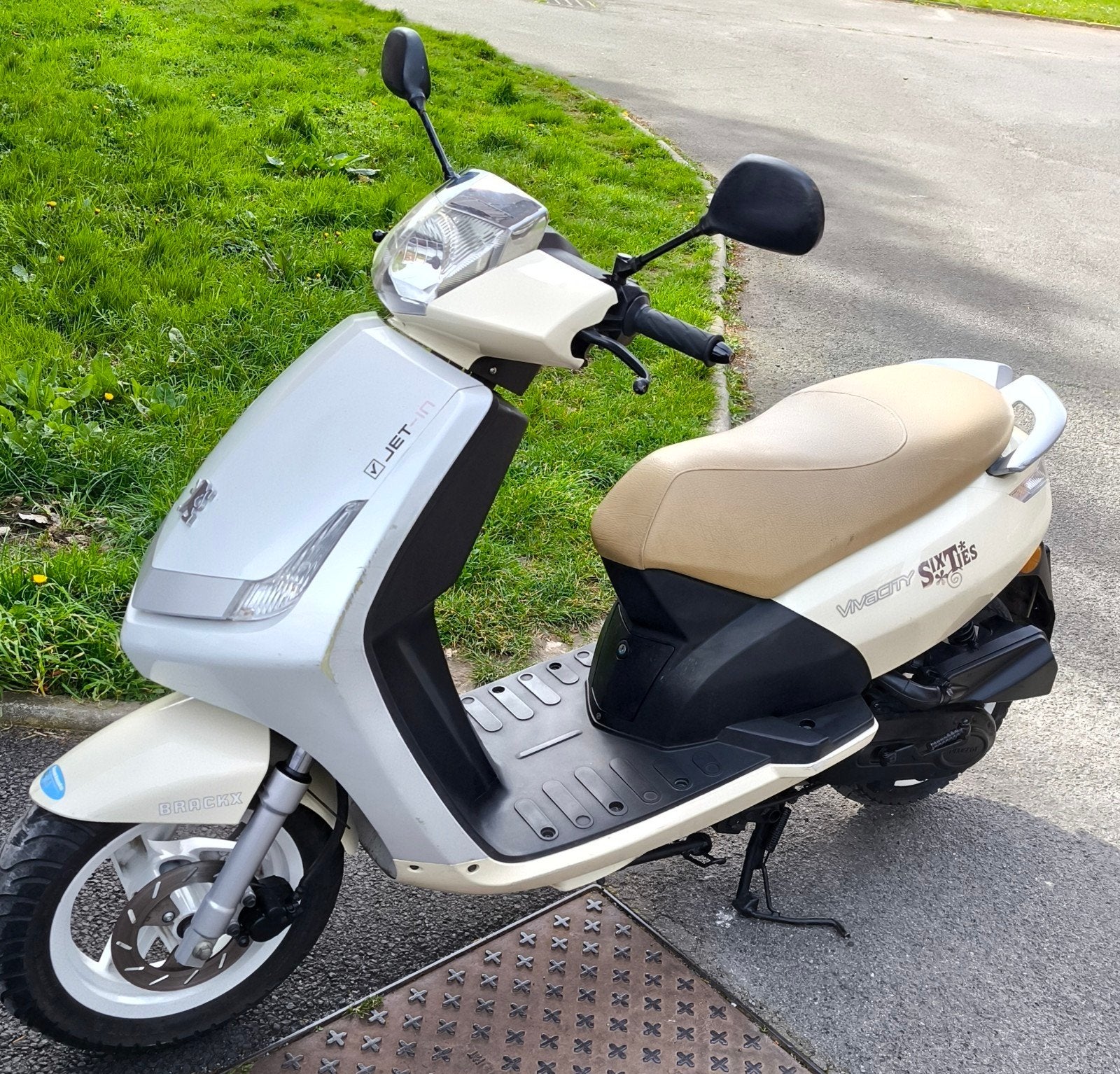 Peugeot vivacity sixties classe b, Comme neuf, Classe B (45 km/h), Enlèvement, Essence