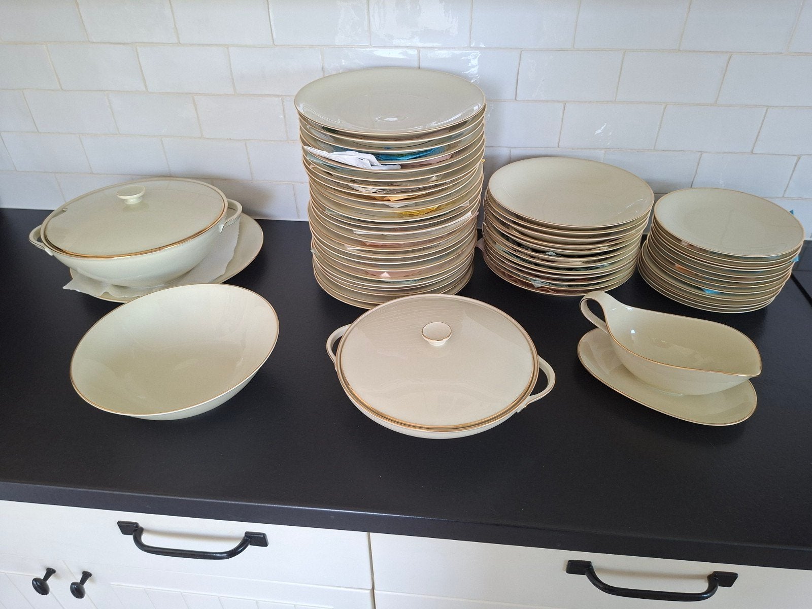 Heinrich & co Bavaria servies met gouden randje 55 delig, Ophalen