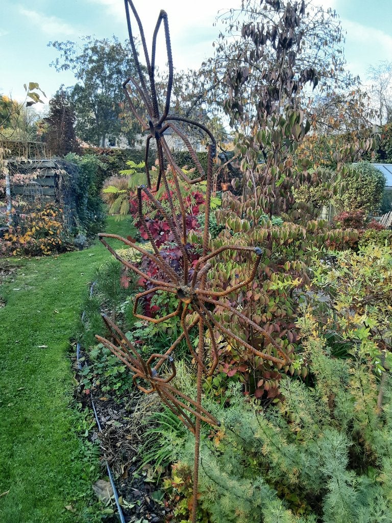 Fleurs  en  acier, Jardin & Terrasse, Rond, Comme neuf, Enlèvement, Métal