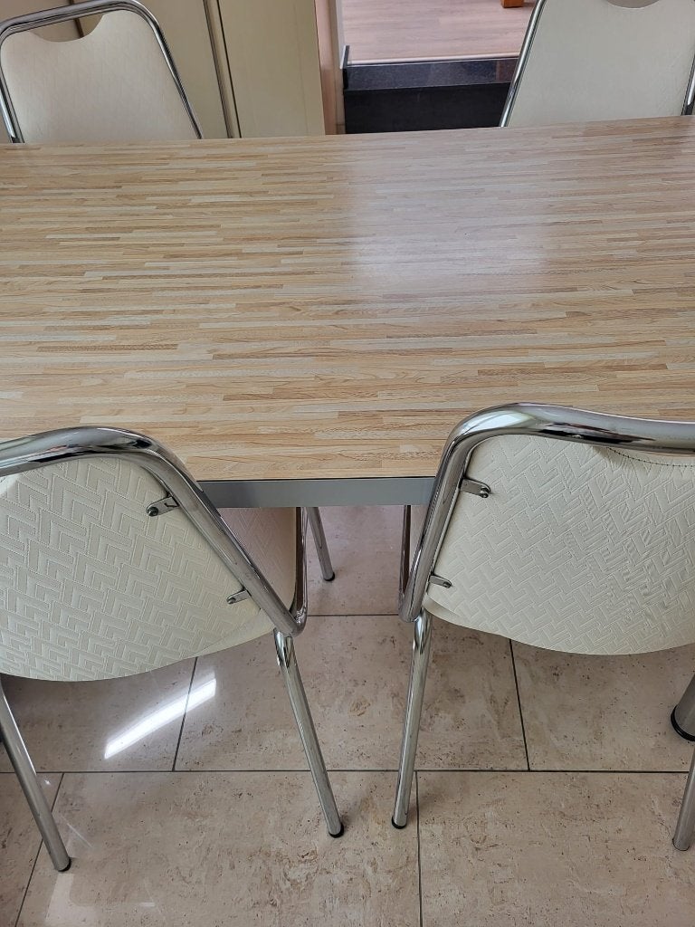 table et chaise, 100 à 150 cm, Cinq personnes ou plus, Enlèvement, Utilisé