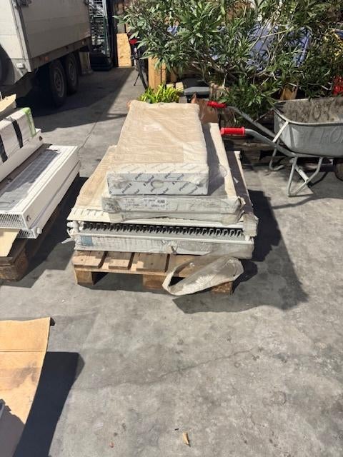 Lot radiatoren (10 stuks), Enlèvement, Comme neuf, Radiateur