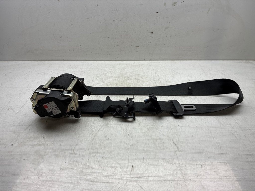 CEINTURE DE SECURITE AVANT GAUCHE EX40 (XZ) (|32353397|), Info@volvocars.com, Volvo Car Germany GmbH, Siegburger Straße 229
50679  Köln, DE