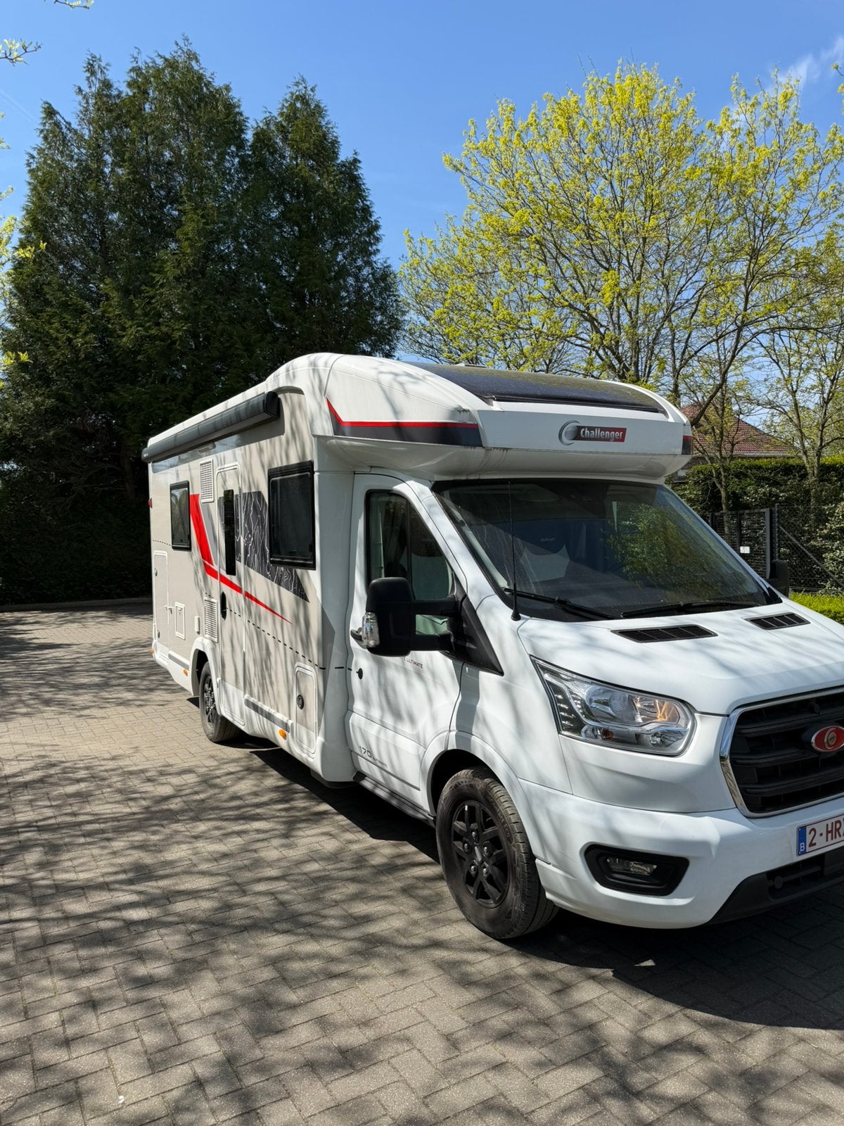 Te huur Mobilhome challanger 380 graphite ultima, Jusqu'à 4, Ford, Douche, Diesel
