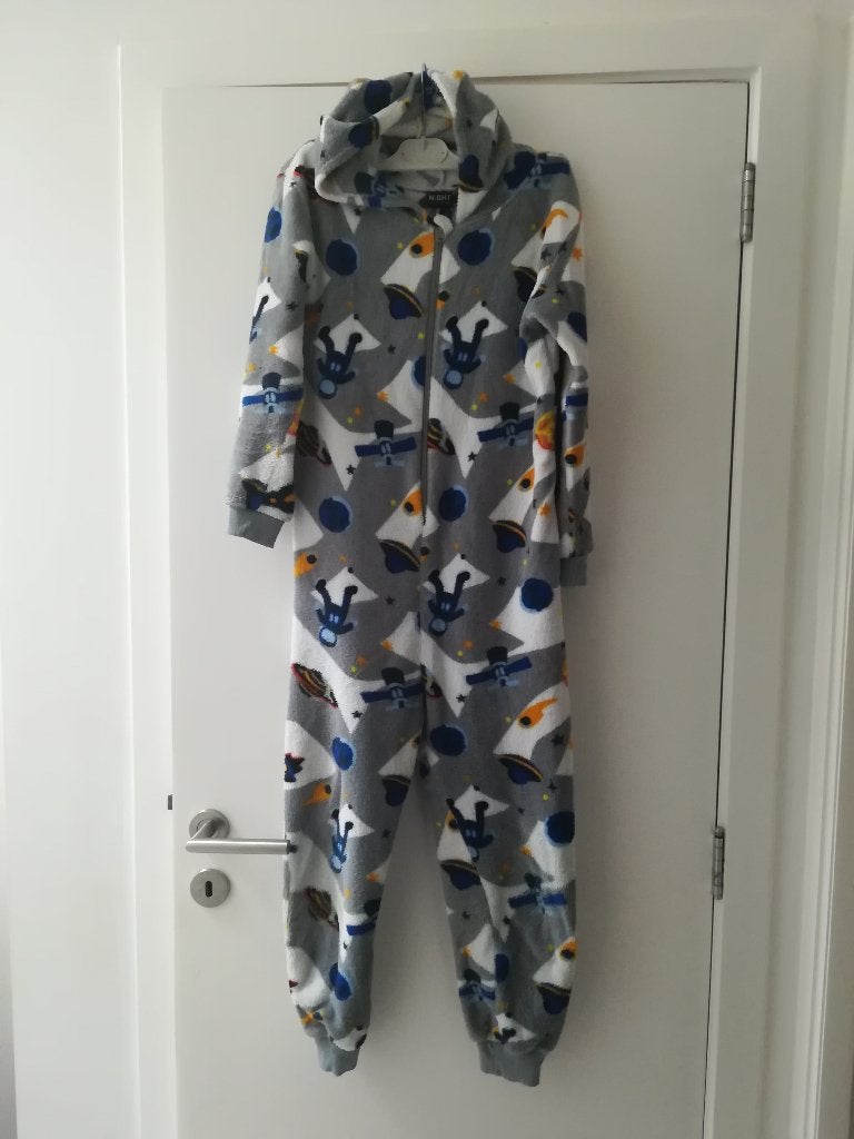 Warme Pluche Onesie – Space Thema | Maat 140/146, Ophalen, Jongen