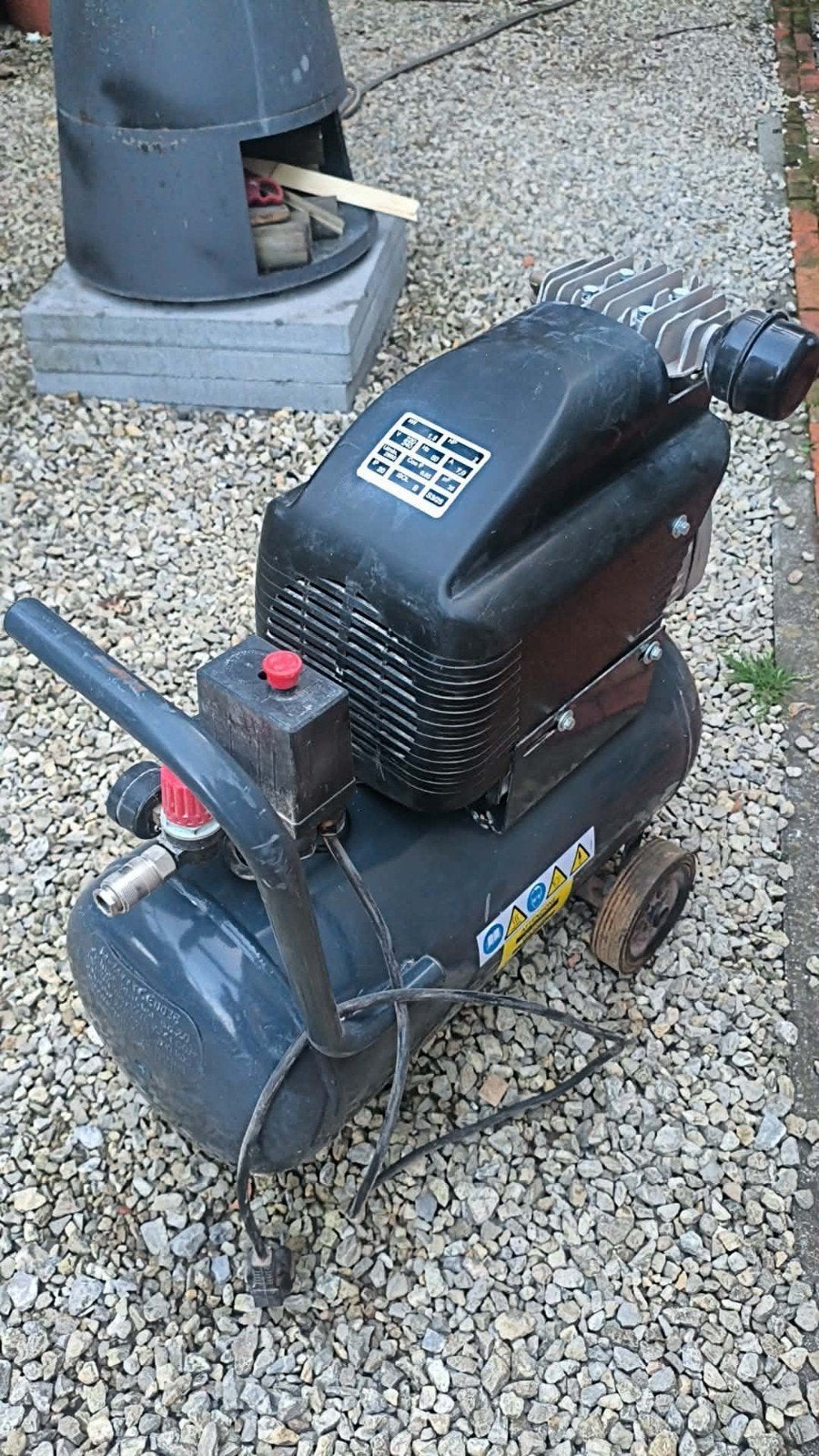 Contimac Compressor CM 235/8/24 W (2 PK - 24L), Bricolage & Construction, Compresseurs, Utilisé, 6 à 10 bars, Moins de 25 litres