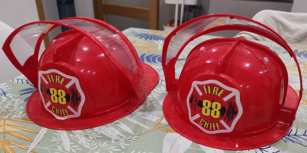 2 brandweerhelmen voor kinderen, Ophalen, Nieuw, Jongen of Meisje