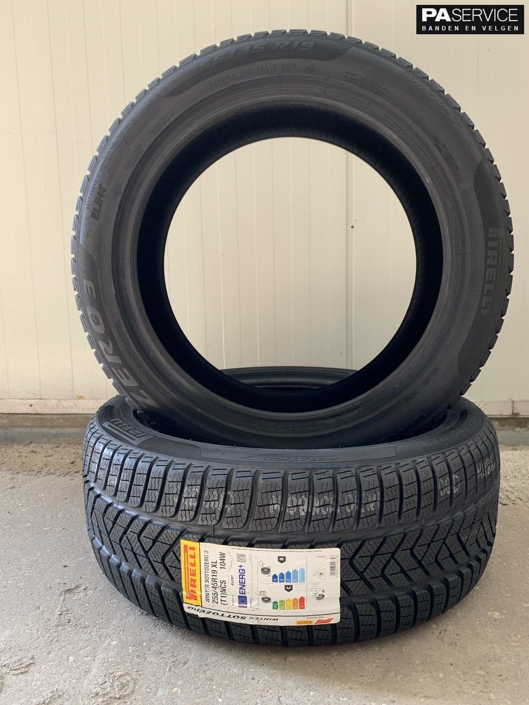 2x Nieuwe Pirelli 255 45 19 104W Winterbanden, Auto-onderdelen, 19 inch, 255 mm, -, -