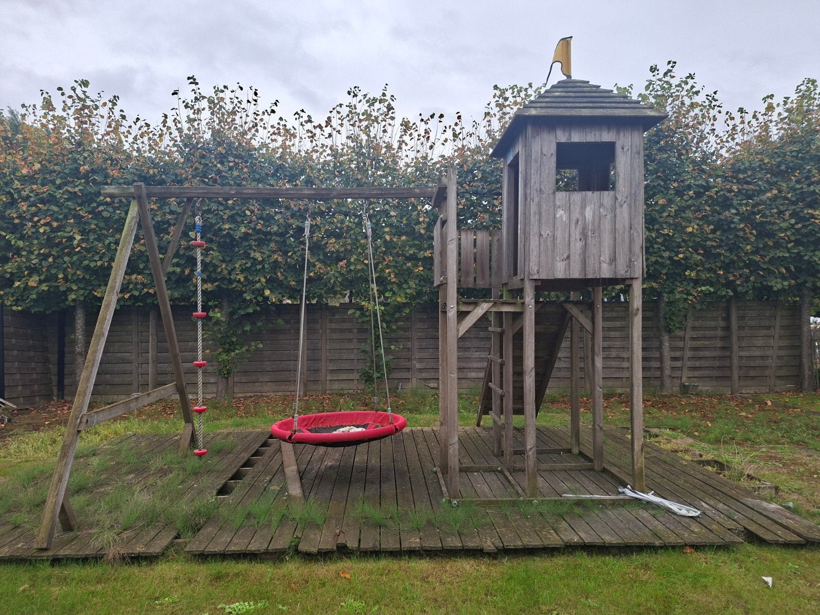 kinderspeelhuis, Ophalen, Gebruikt, Schommel