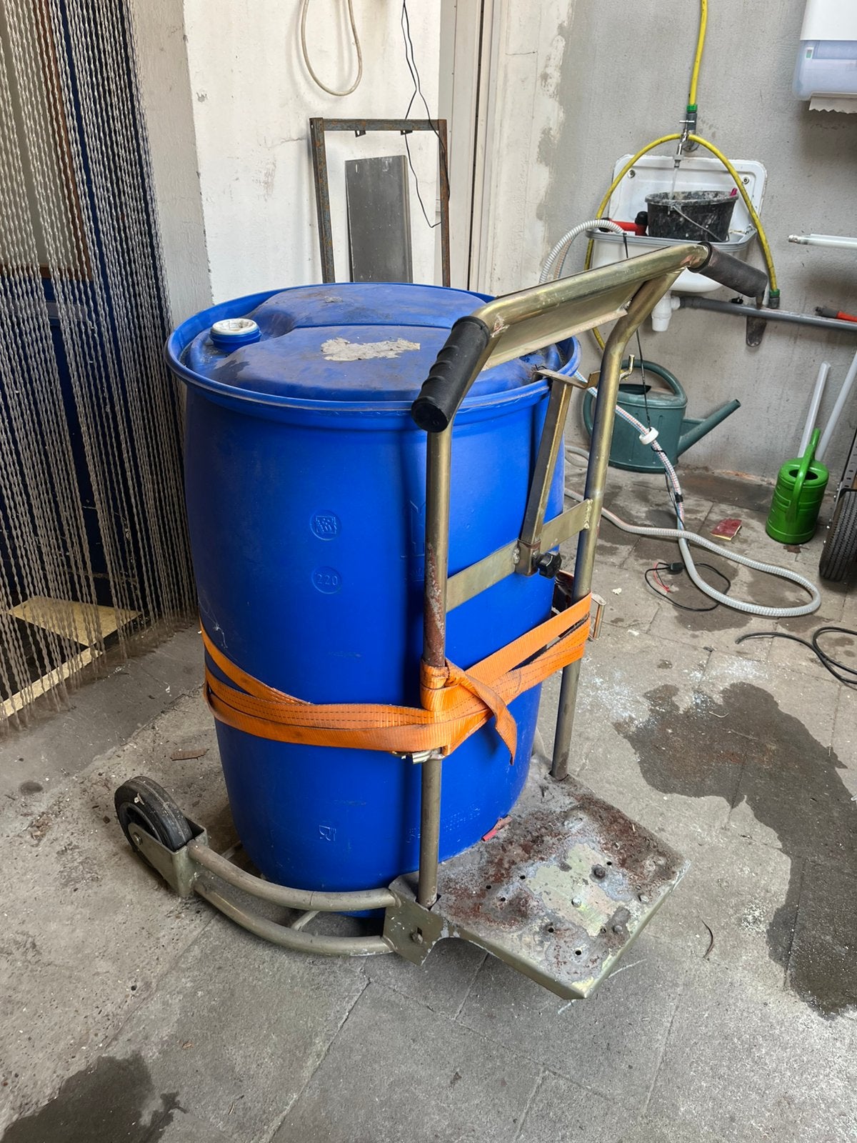 Olievat kar voor 200 liter vaten, Ophalen, Gebruikt