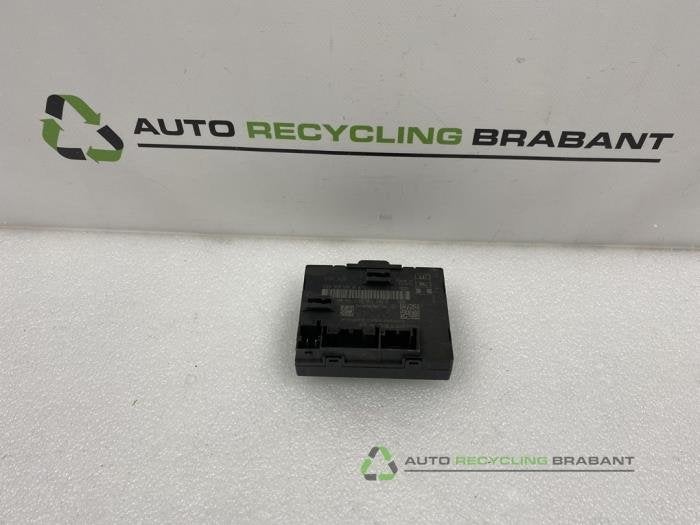 Module verrouillage central des portes d'un Volkswagen Golf, Autos : Pièces & Accessoires, -, 3 mois de garantie, Utilisé, -