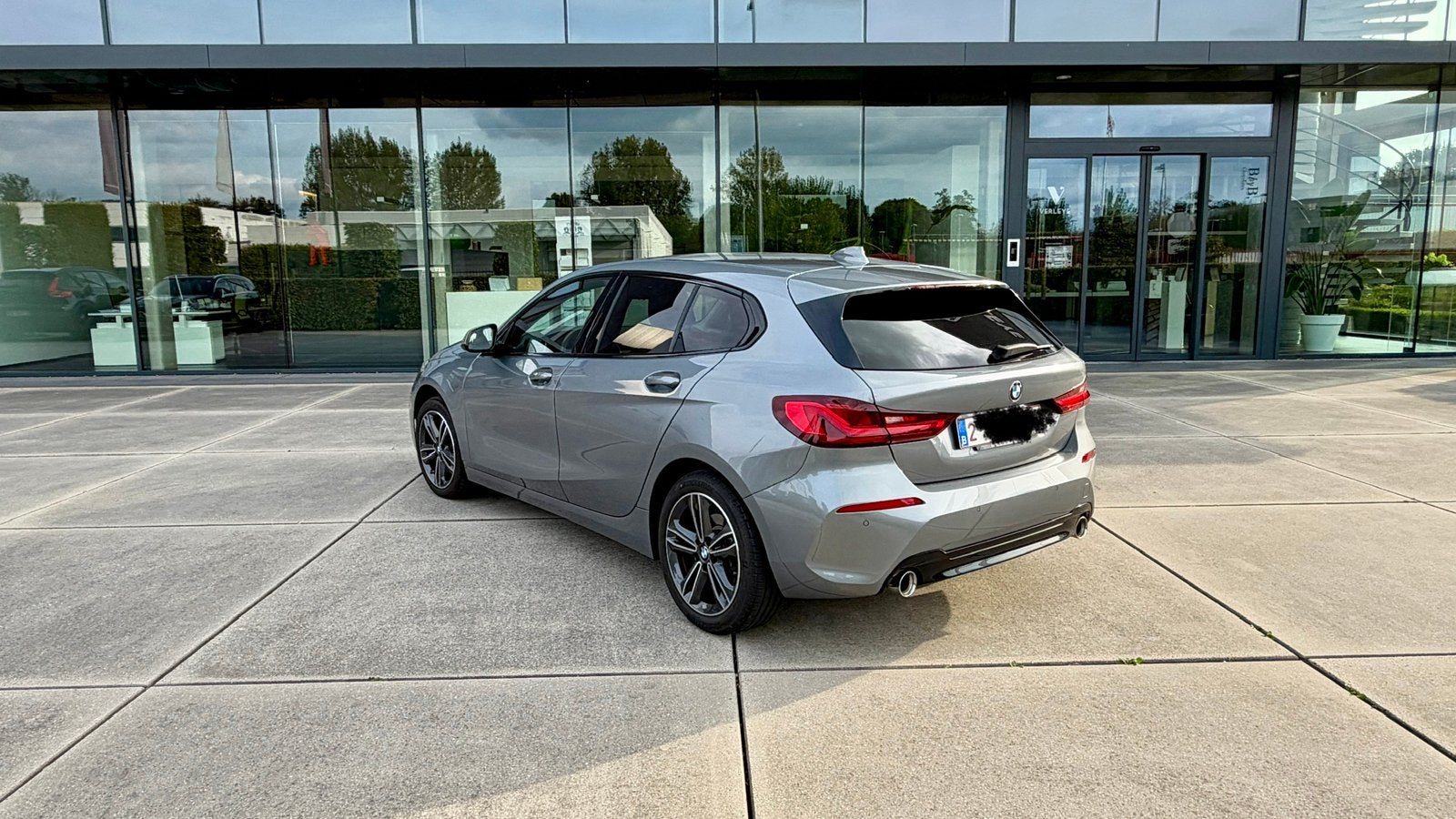 BMW 118dA Model Sport - Business Pack - GEKEURD, Autos, Argent ou Gris, Achat, Euro 6, Noir