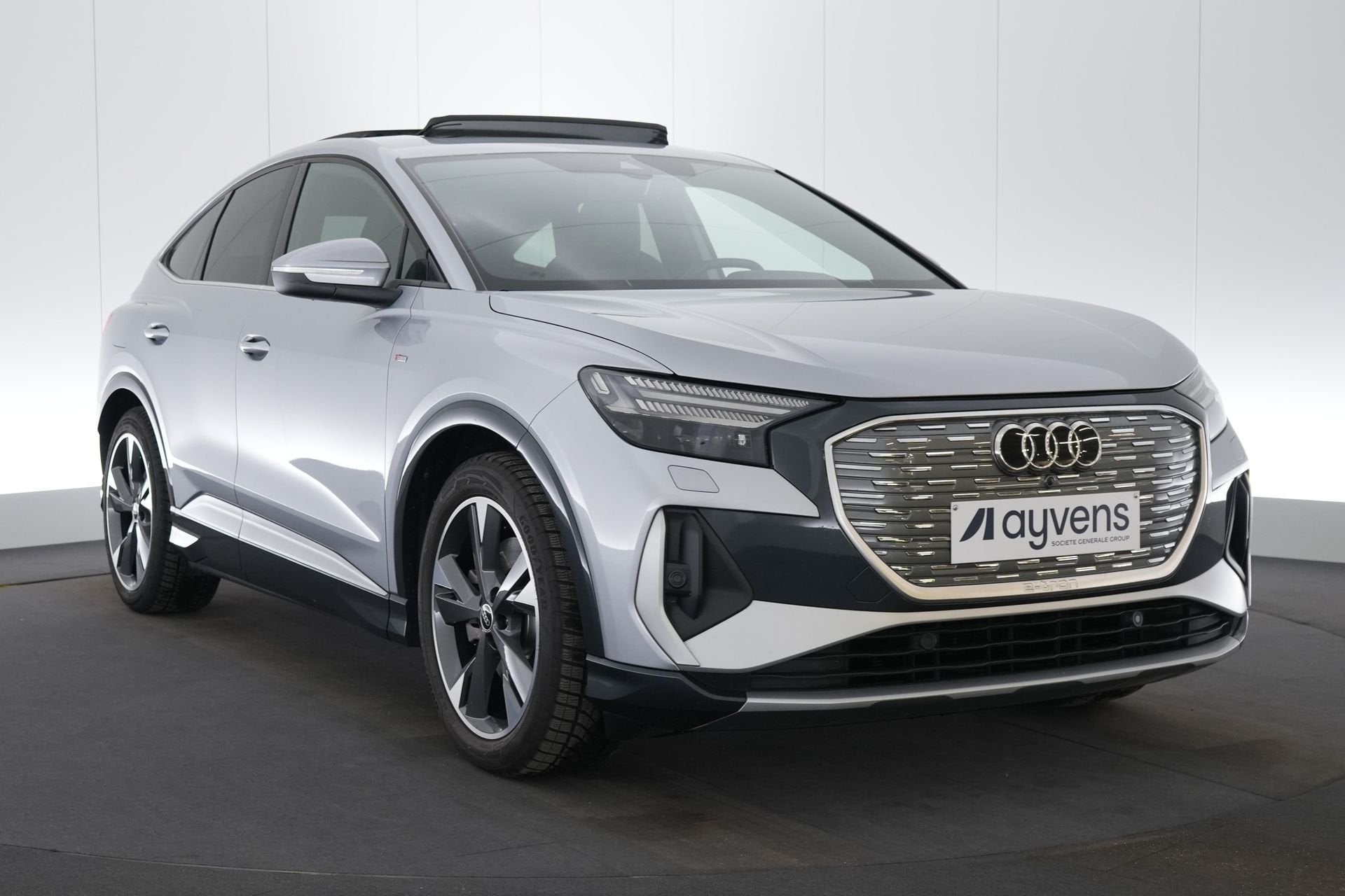 (2CGL420) AUDI Q4 SPORTBACK E-TRON, Autos, Achat, Carnet d'entretien, 5 portes, 5 places