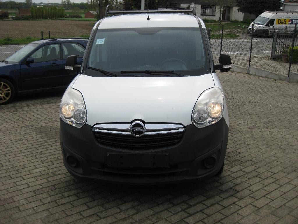 Opel combo d bj 2016 te koop, Auto's, Voorwielaandrijving, 4 deurs, Wit, Grijs