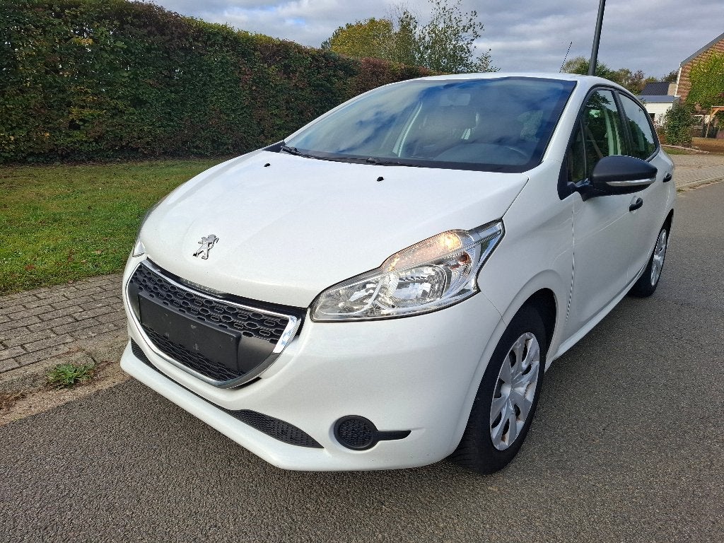 PEUGEOT 208 1.2i 82 Ch Essence 5 Portes 2014, Autos, Euro 5, Achat, Boîte manuelle, Noir