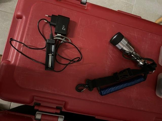 Lampe de plongée Scubapro, Enlèvement, Comme neuf, Lampe de plongée