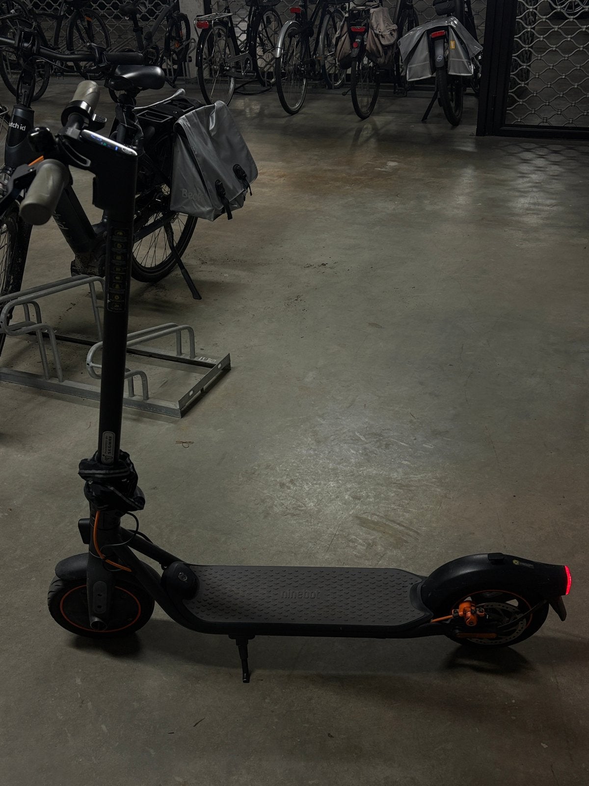 Ninebot Segway F2  kickscooter - elektrische step, Fietsen en Brommers, Ophalen, Gebruikt, Elektrische step (E-scooter)