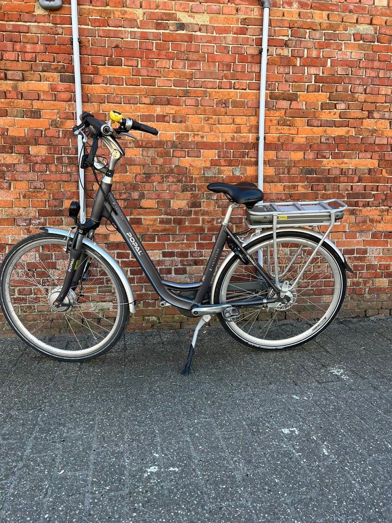 VÉLO ÉLECTRIQUE POPAL AVEC MOTEUR ARRIÈRE, Vélos & Vélomoteurs, Enlèvement, Comme neuf