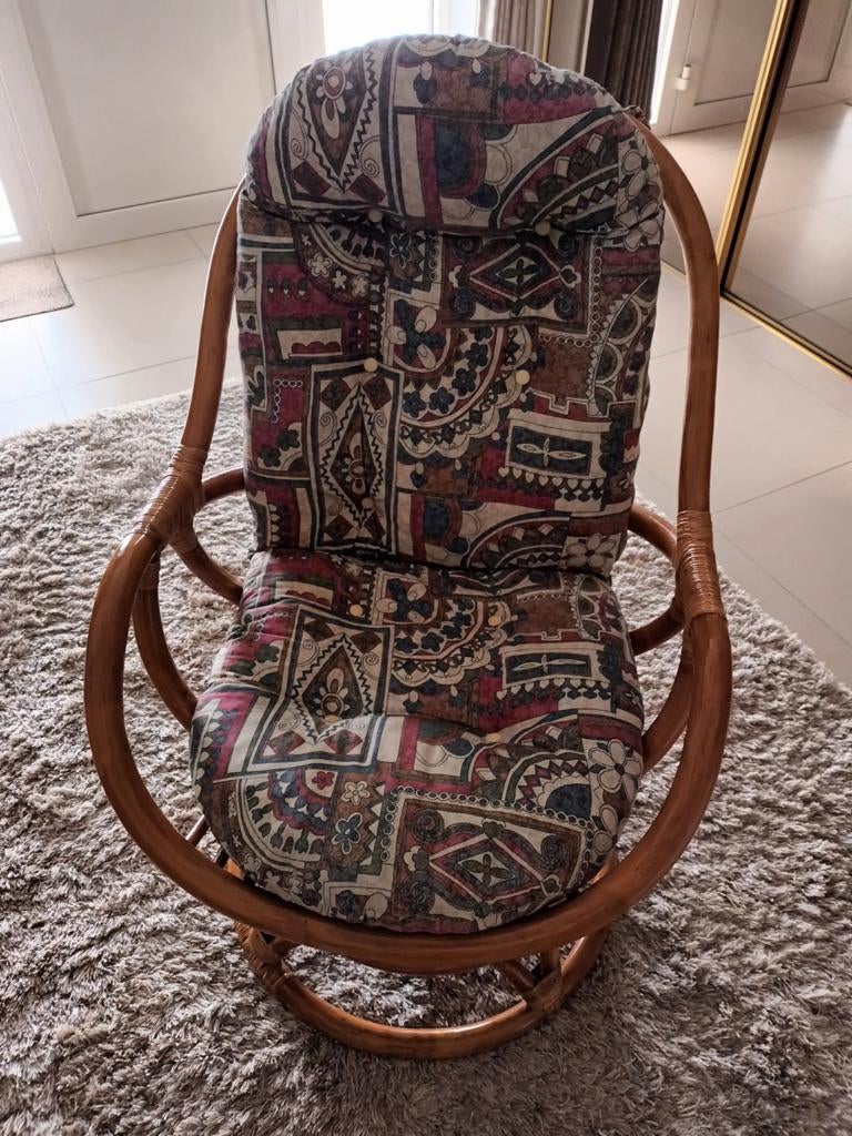 Vintage rotan draai/schommelstoel, Ophalen