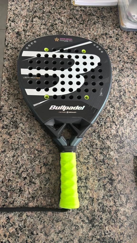 Bullpadel vertex05 2026 Premier Padel gelimiteerde editie, Sports & Fitness, Enlèvement, Comme neuf