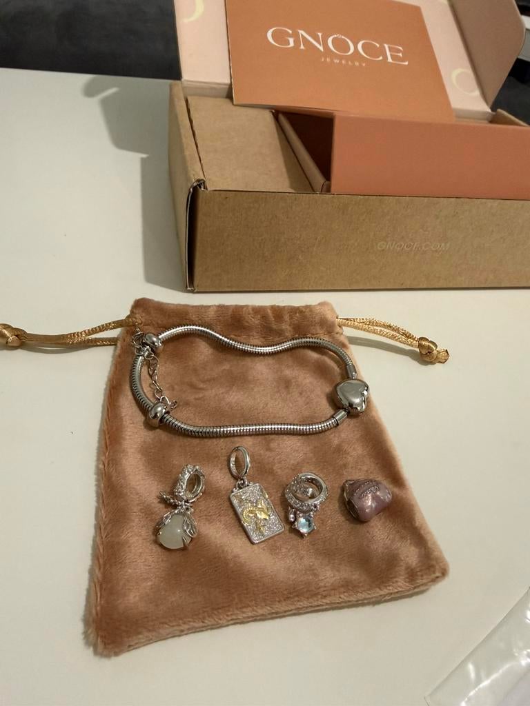 Gnoce armband set zilver met 4 extra charms(aanhangertjes), Ophalen, Zo goed als nieuw