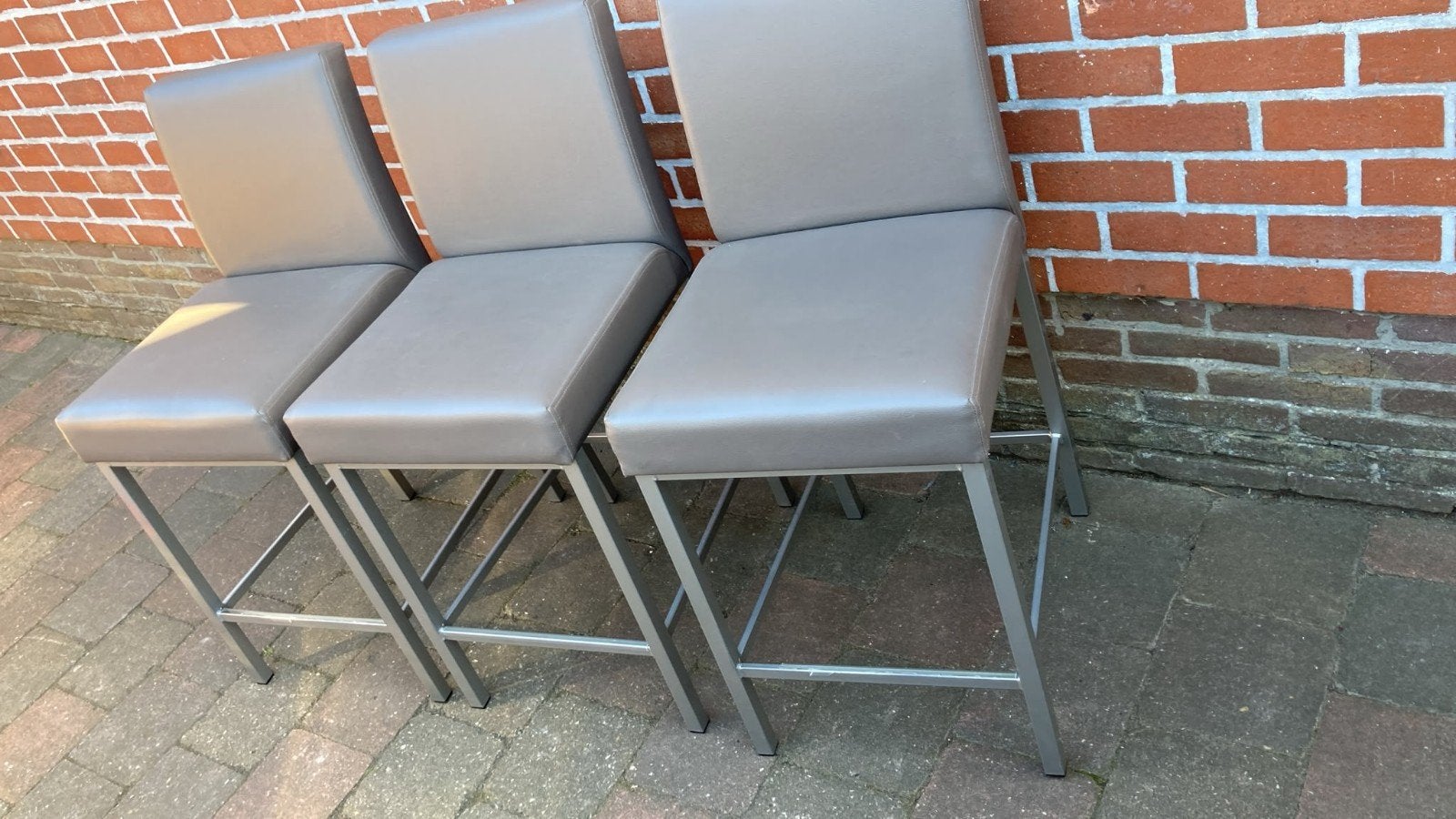 3 mooie bar stoelen, Ophalen