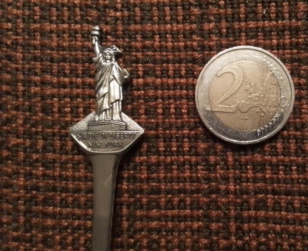 Statue de la Liberté de New York. Cuillère souvenir, Enlèvement ou Envoi