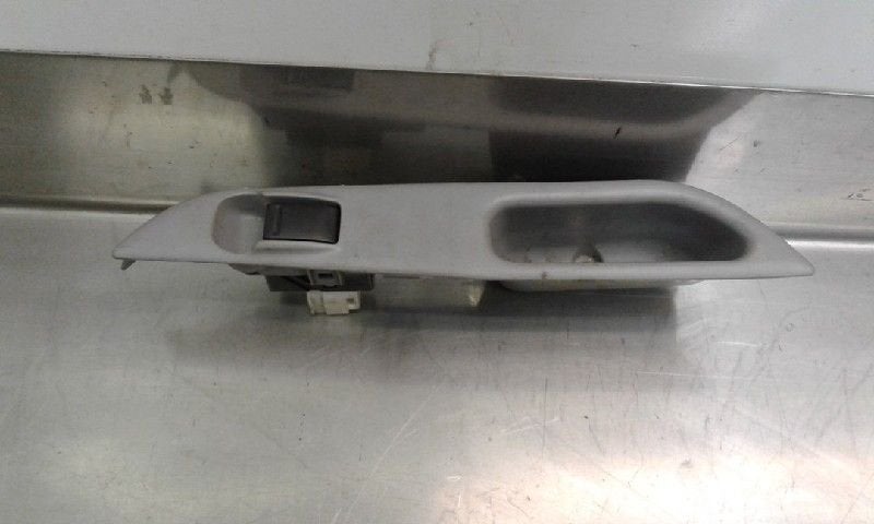 RAAMSCHAKELAAR Nissan Almera Tino (V10M) (01-2000/02-2006), Gebruikt, Nissan
