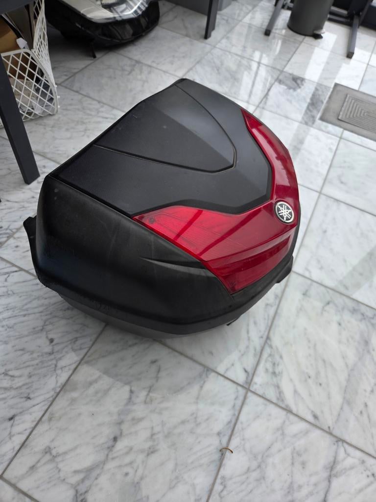 Topkoffer voor motorfietsen van Yamaha, Motoren, Ophalen