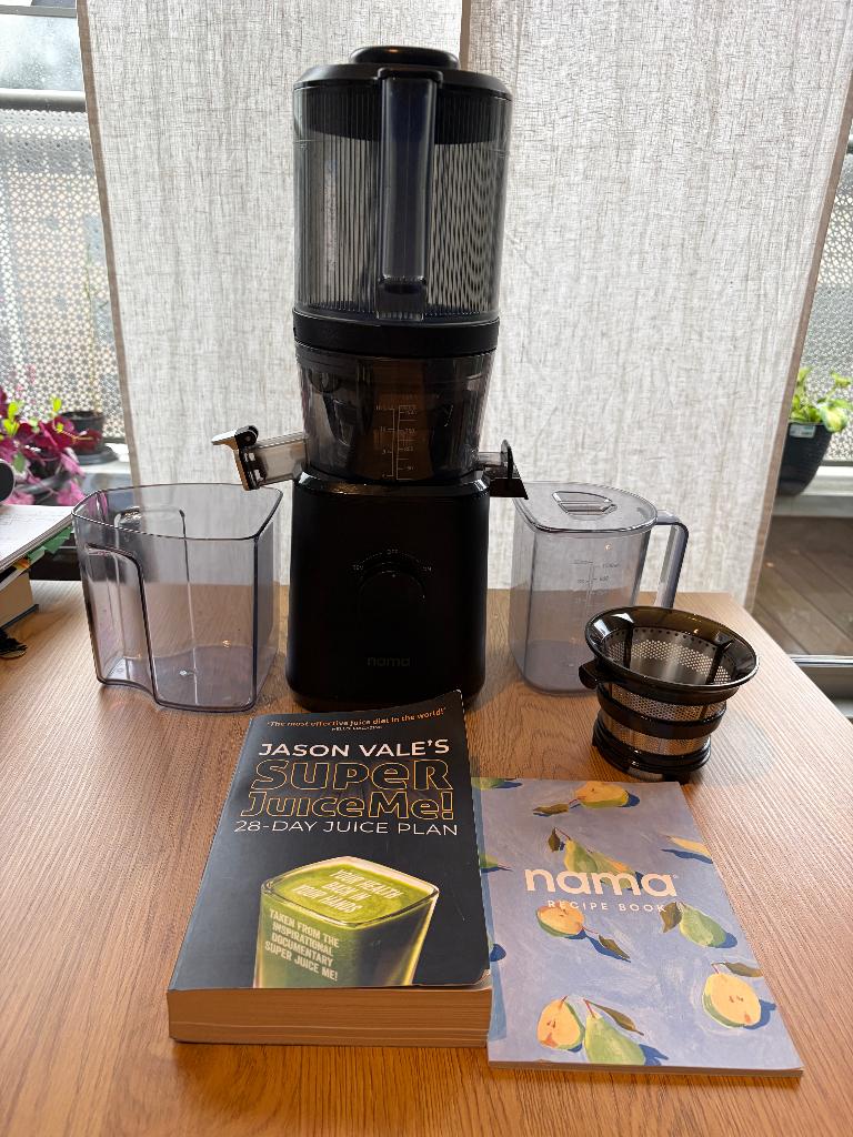 Nama J2 slowjuicer, Elektronische apparatuur, Juicers, Gebruikt, Slowjuicer, Elektrisch, Ophalen