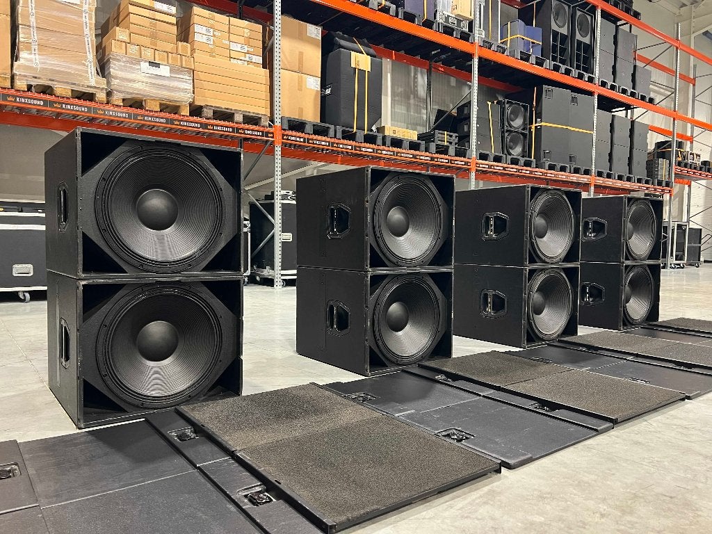 d&b audiotechnik Q-SUB 18" on wheels + cover (8x), Ophalen of Verzenden, Gebruikt, 150 watt of meer, Subwoofer