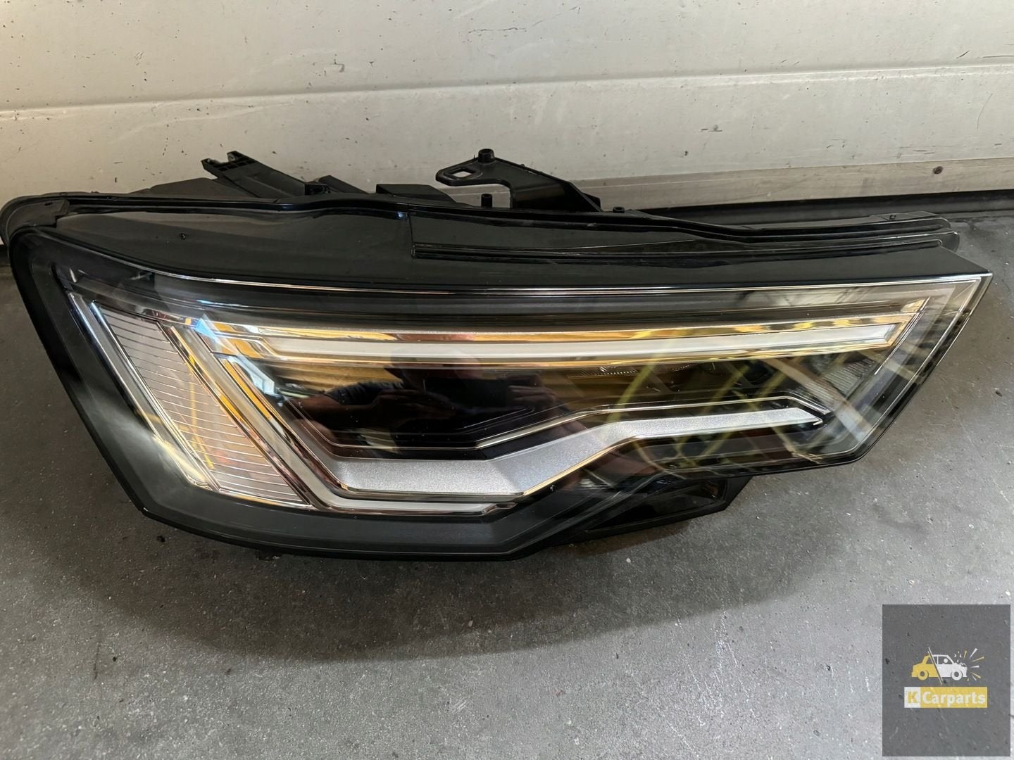 Phare avant droit enti rement LED Audi A6 C8 4K0 2018-, AUDI AG, Auto-Union-Strasse 1
85045  Ingolstadt, DE, Audi, Utilisé
