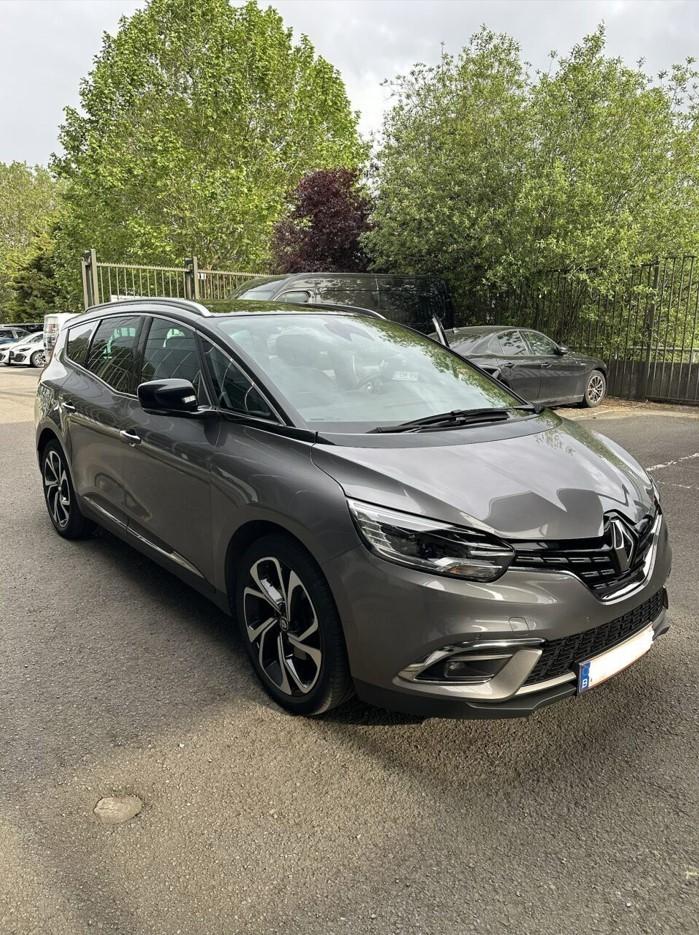 Renault Grand Scénic Black Edition Auto. (GARANTIE 02/2027), Monovolume, 4 cilinders, Alcantara, 7 zetels