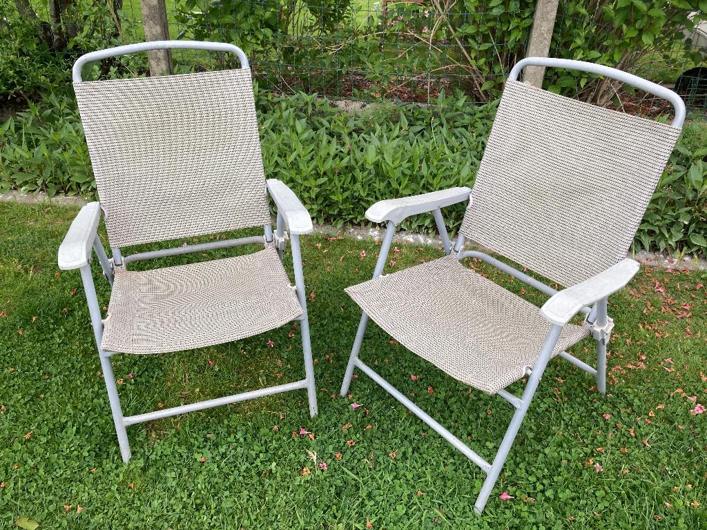 Grijze plooibare tuinstoelen - 2 stuks, Ophalen of Verzenden, Gebruikt, Inklapbaar