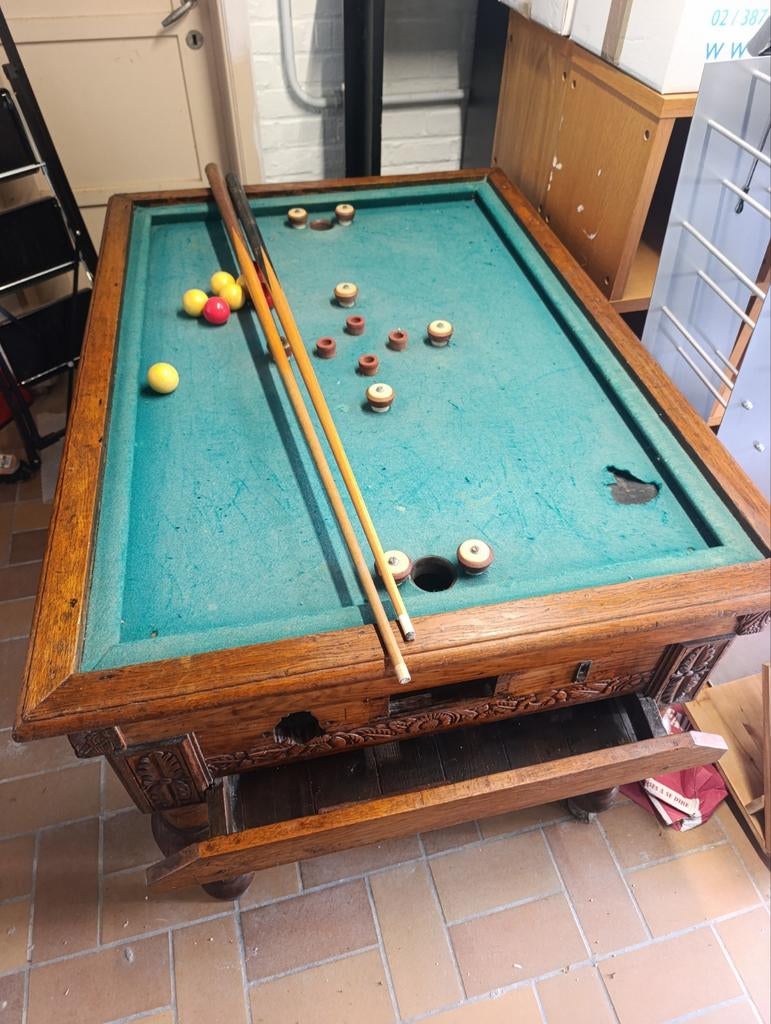 Antieke gebeeldhouwde eikenhouten biljarttafel uit het einde, Sport en Fitness, Biljarten en Poolen