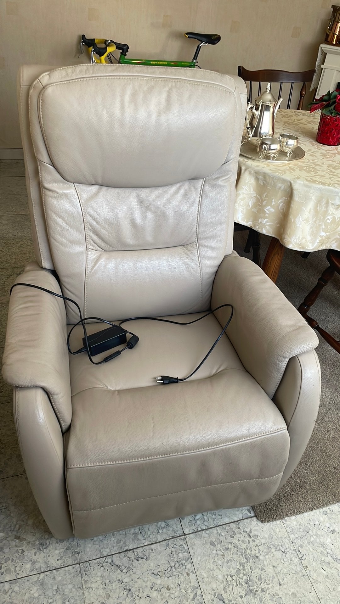 Fauteuil relax électrique beige, Enlèvement, Comme neuf