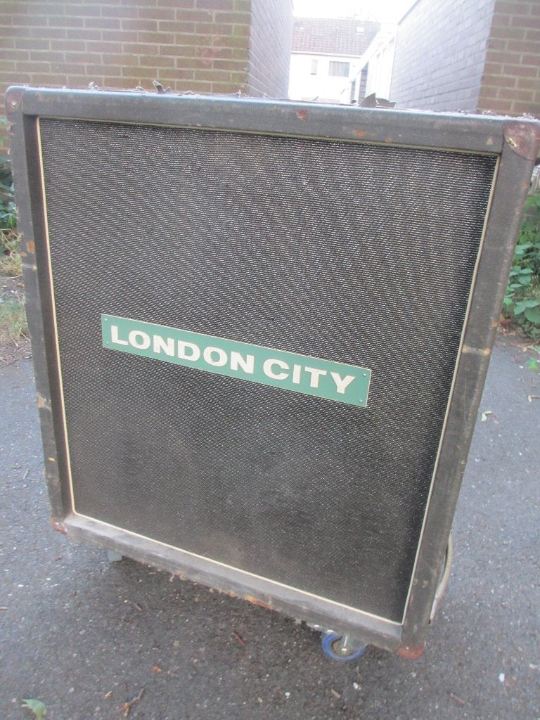 TE KOOP LONDON CITY  4 x 12 UIT CAB 60/70er JAREN, LEEG!, Musique & Instruments, Amplis | Basse & Guitare, Enlèvement ou Envoi