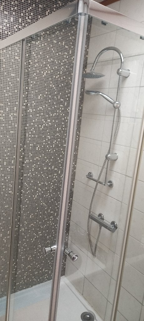 gratis 4 stukken veiligheidsglas 6mm, Ophalen, Gebruikt, Chroom, Douche