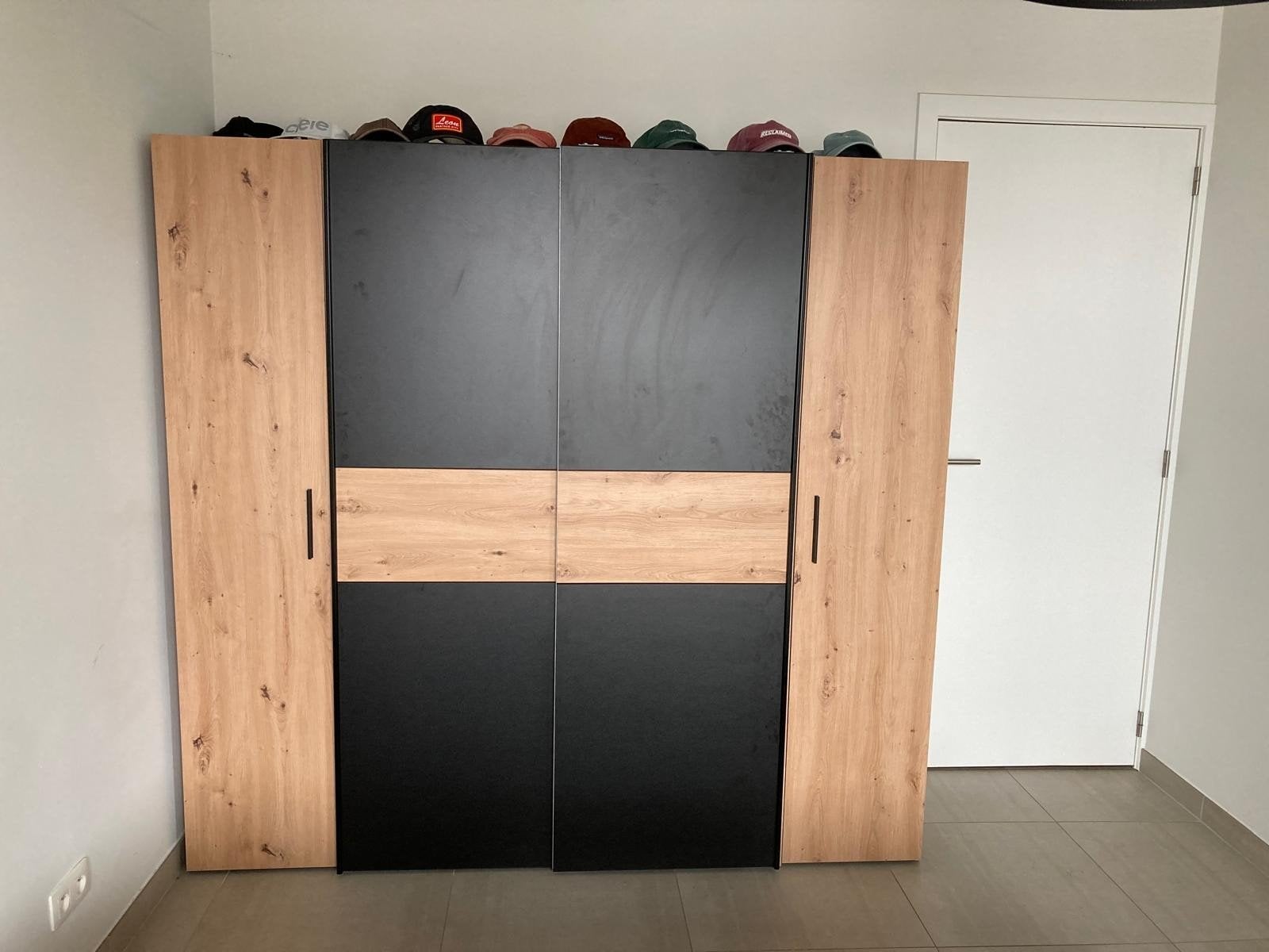 Kledingkast, Ophalen, Met deur(en), Zo goed als nieuw, 150 tot 200 cm