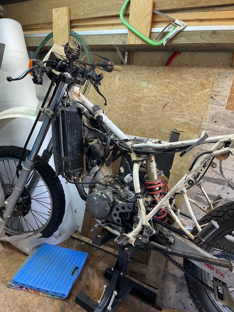 GEZOCHT: Straatlegale project enduro, Motoren, Particulier, Enduro