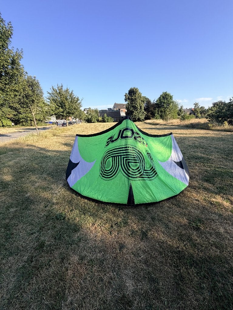 Ozone Reo 10m kite + Ozone bar, Sports nautiques & Bateaux, Kitesurf, Enlèvement, Utilisé, 10 m², Kite