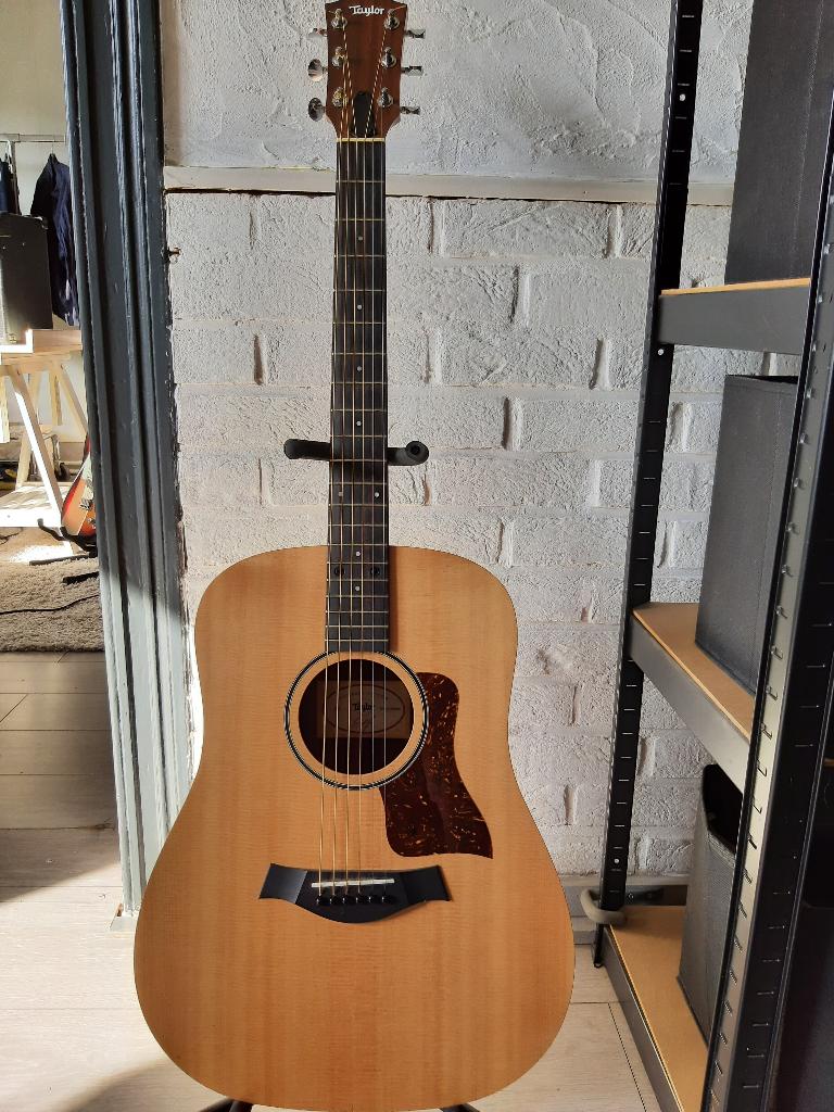 akoestisch en semi- akoestisch- electrisch, Muziek en Instrumenten, Snaarinstrumenten | Gitaren | Akoestisch, Ophalen, Zo goed als nieuw