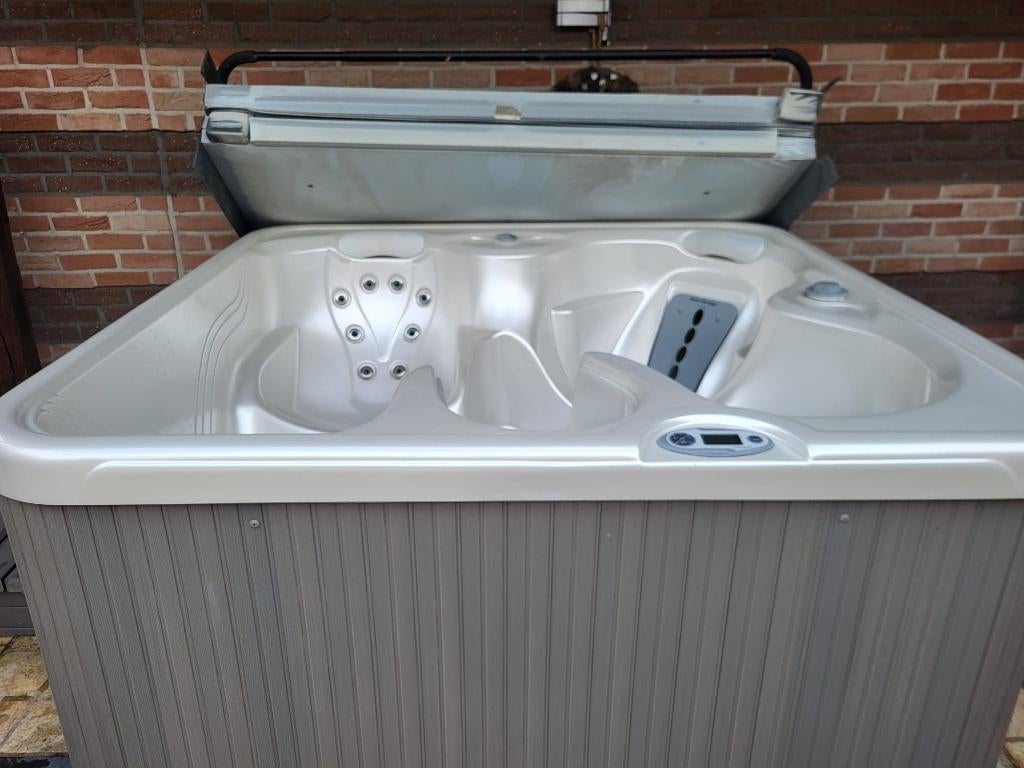 jacuzzi, Ophalen, Nieuw