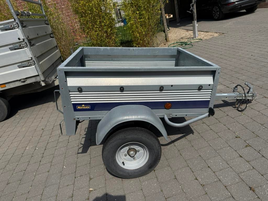 Aanhangwagen, Ophalen, Zo goed als nieuw