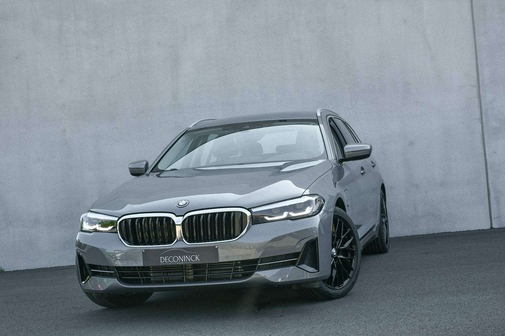 BMW 5 Serie 530 Touring 530e *CARPLAY*TREKHAAK*LEDER*LED*CC*, Automaat, Achterwielaandrijving, 4 cilinders, Leder