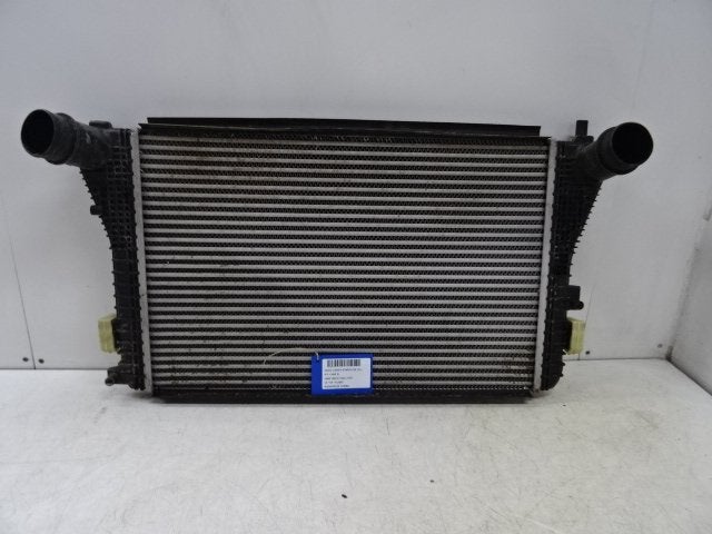 RADIATEUR INTERCOOLER Volkswagen Caddy Combi III (2KB,2KJ), Gebruikt, Volkswagen, Volkswagen AG, Kundenbetreuung@volkswagen.de