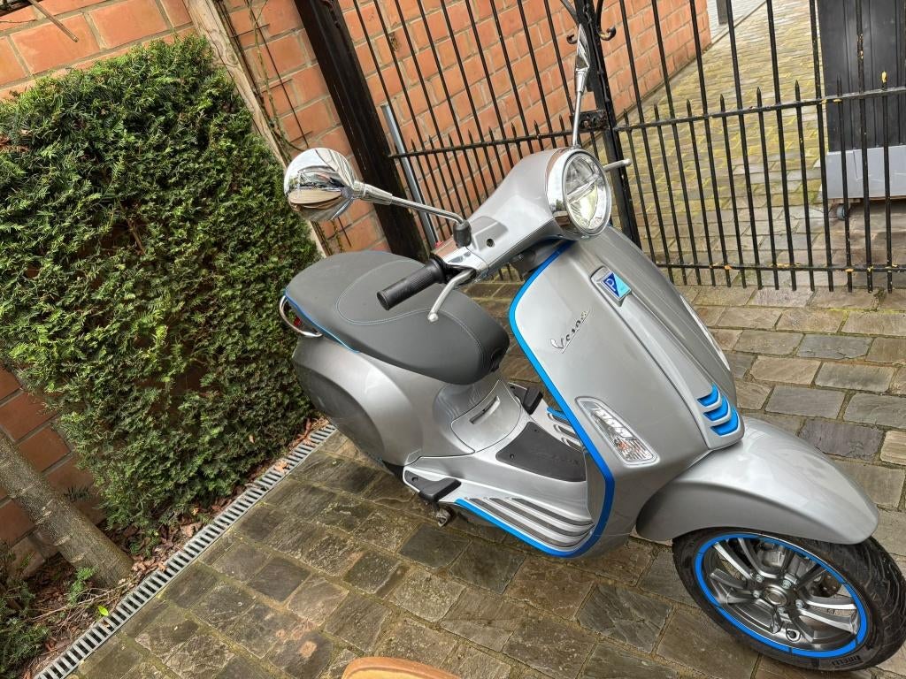 Vespa Elettrica 45 km/h Ligne bleue, Autres modèles, Comme neuf, Classe B (45 km/h), Enlèvement
