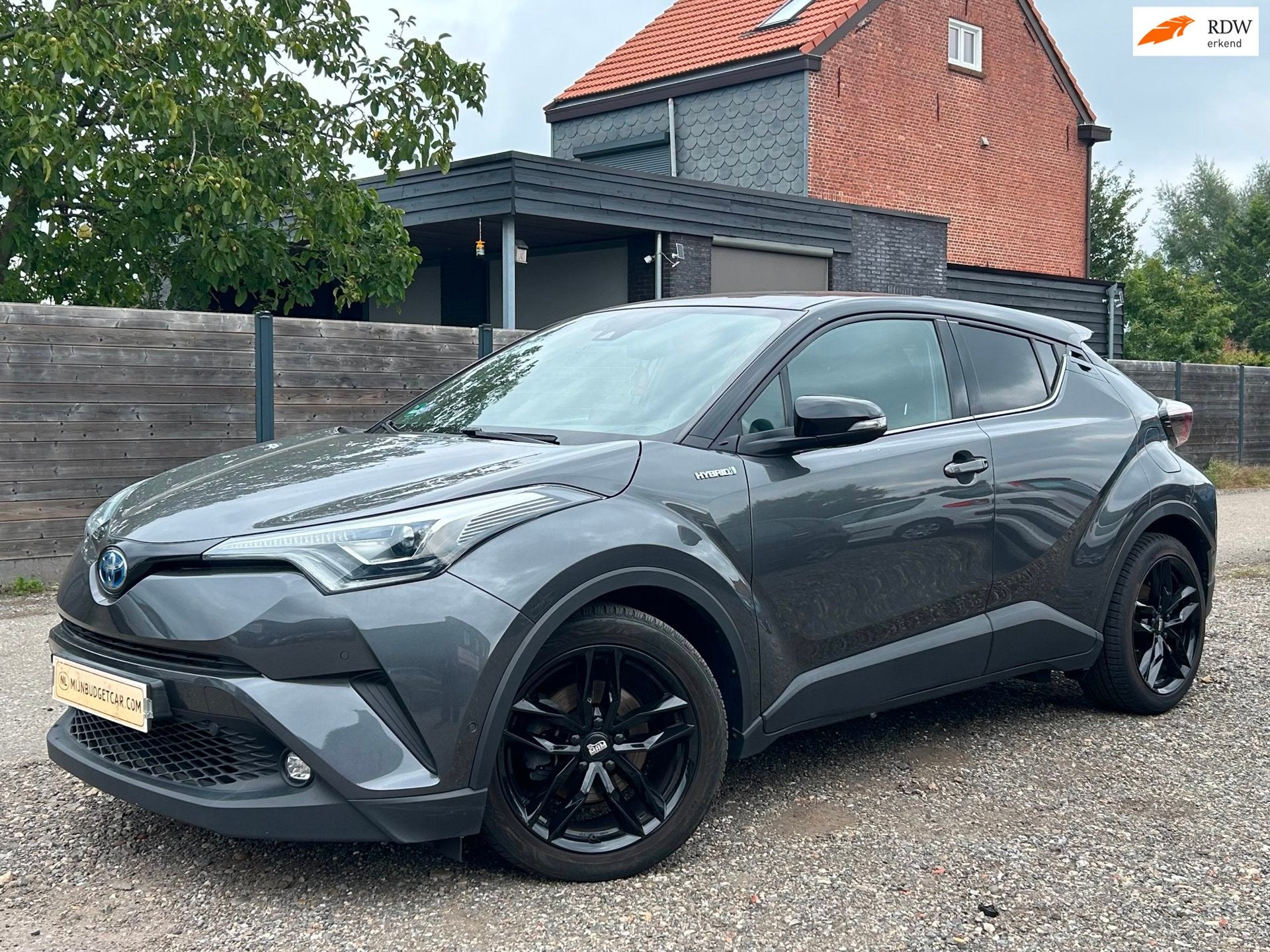 Toyota C-HR 2018 AUTOMAAT 1.8 Hybrid Bi-Tone (automatique), Autos, Cuir, Argent ou Gris, Achat, 725 kg