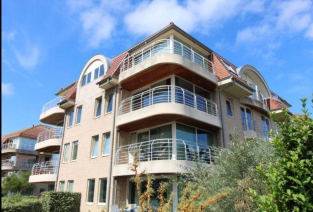 Zonnig hoekappartement met ruim terras!, Immo, Province de Flandre-Occidentale, Jusqu'à 200 m², 2 pièces, Appartement