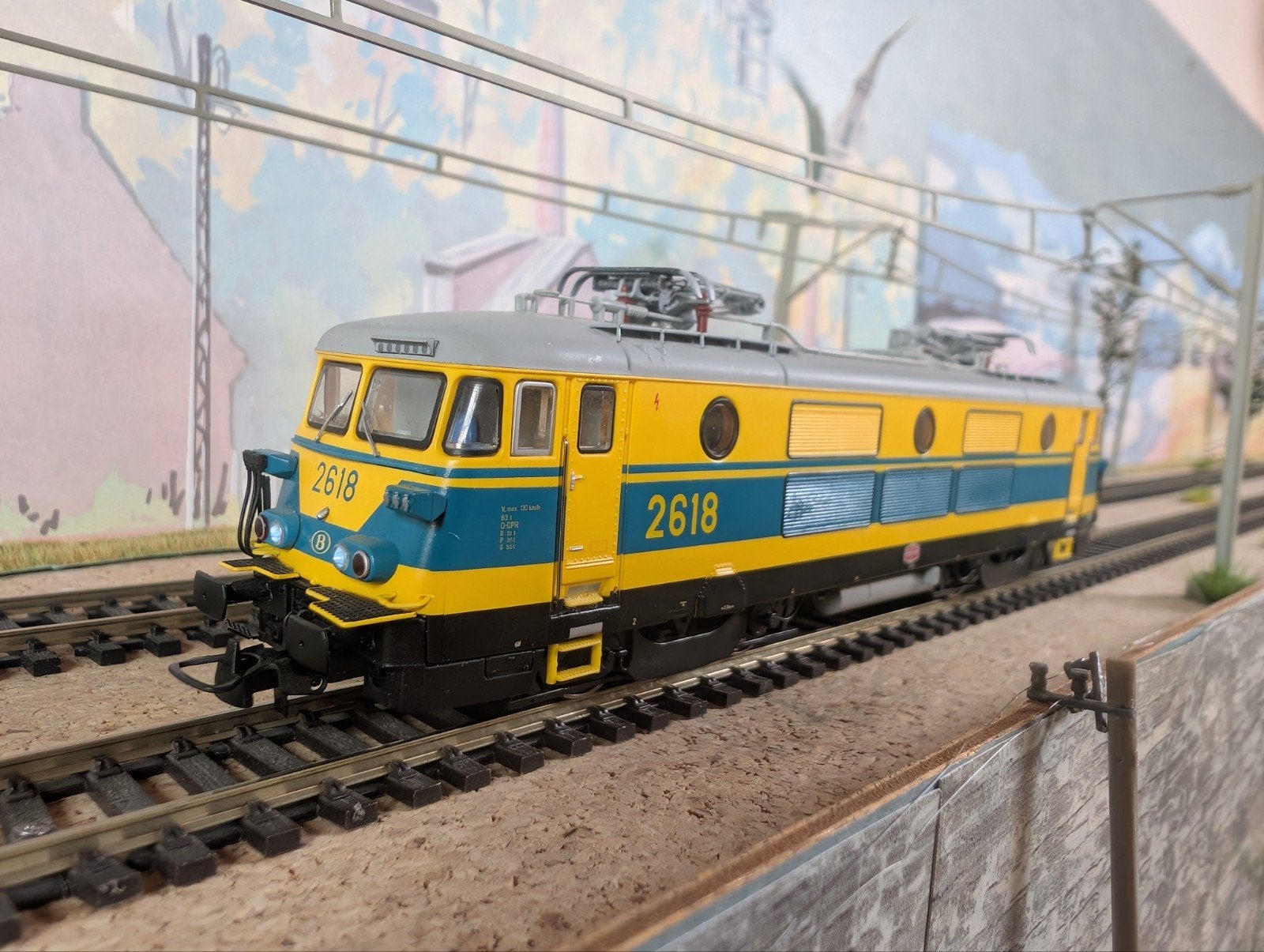 NMBS SNCB | Mehano HLE 2618 | Geel Blauw | DC Digitaal, Autres marques, Enlèvement ou Envoi, Locomotive, Courant continu